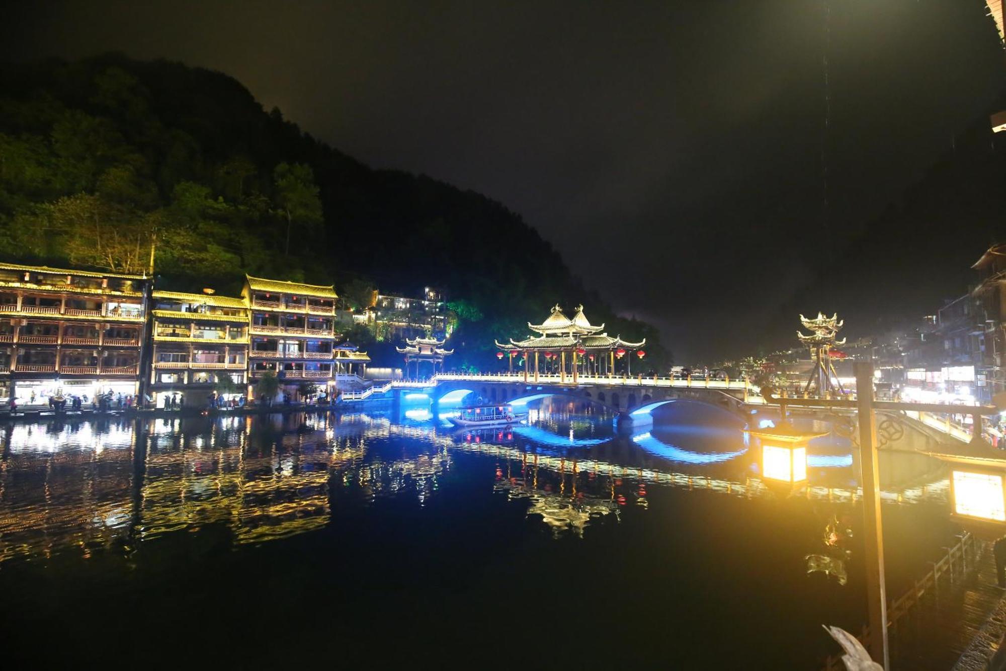 Lqj Riverside Guest House 鳳凰県 エクステリア 写真