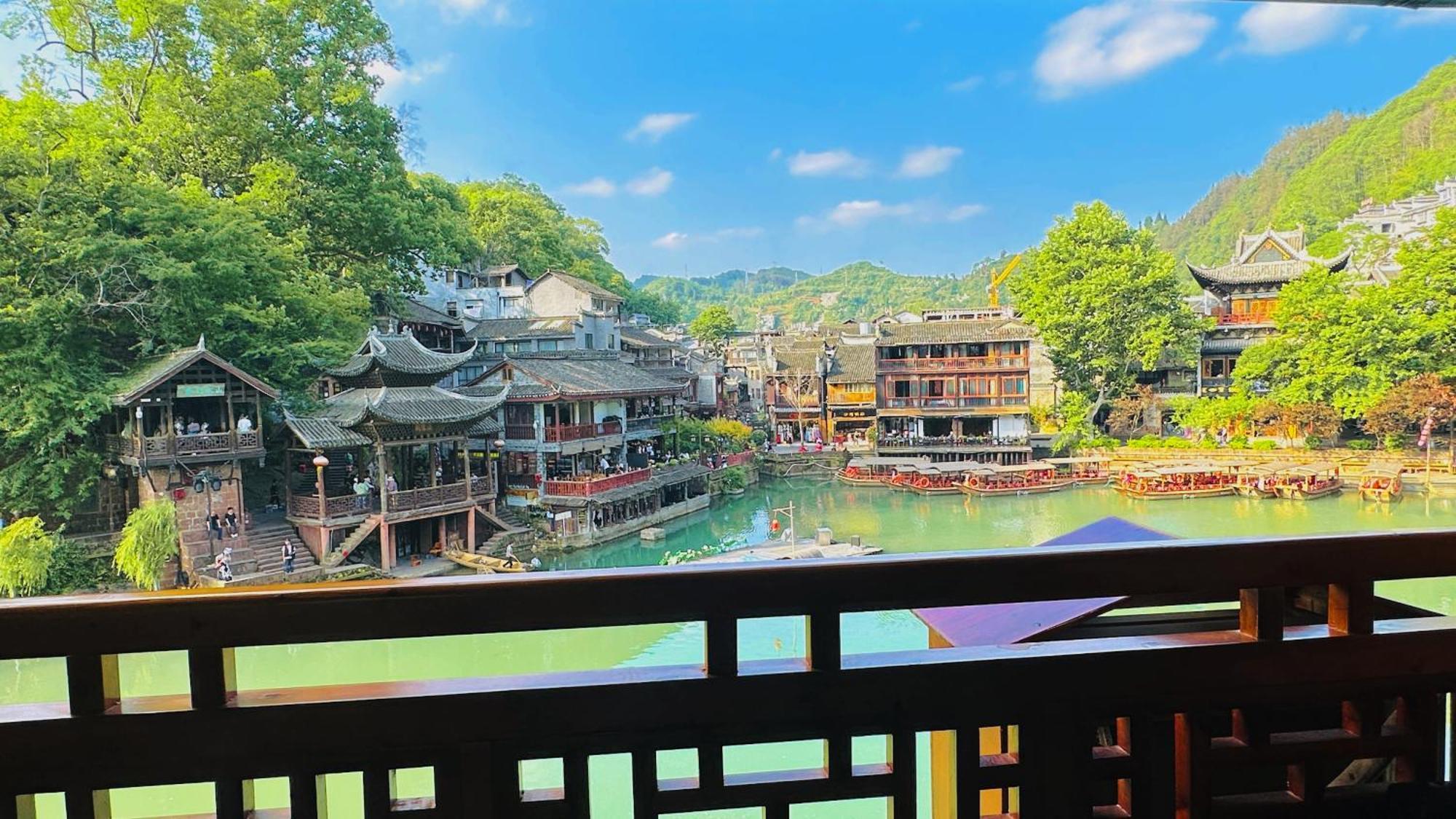 Lqj Riverside Guest House 鳳凰県 エクステリア 写真