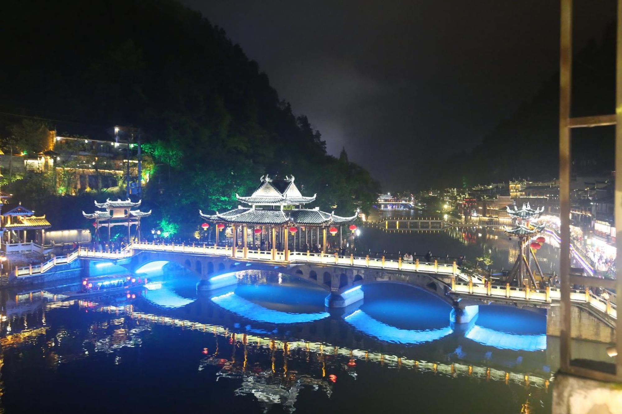 Lqj Riverside Guest House 鳳凰県 エクステリア 写真