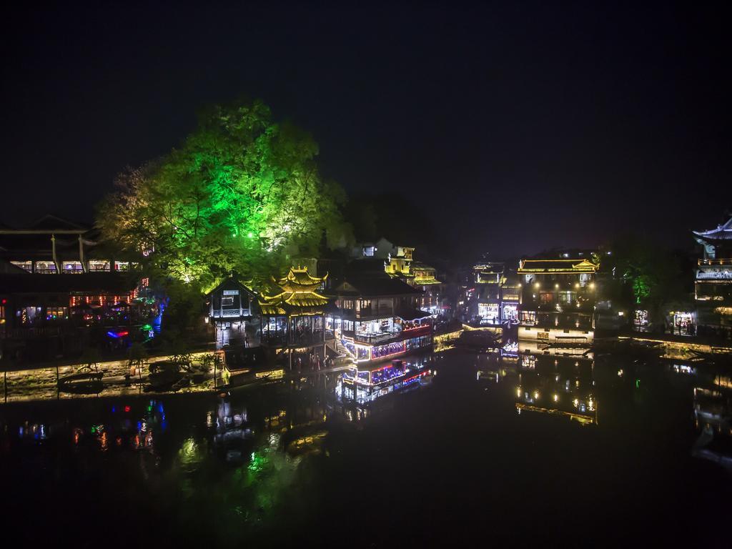 Lqj Riverside Guest House 鳳凰県 エクステリア 写真