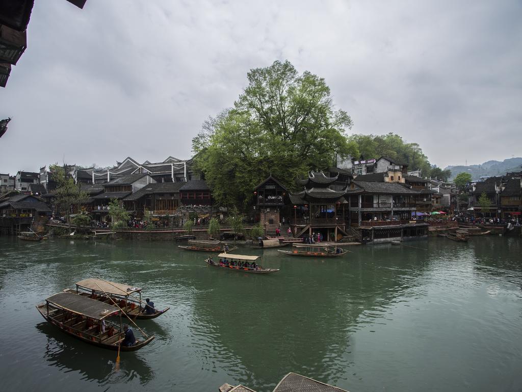 Lqj Riverside Guest House 鳳凰県 エクステリア 写真
